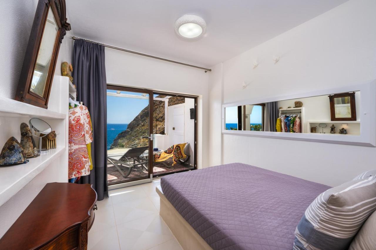 Moschatos Beach House Kamári Esterno foto